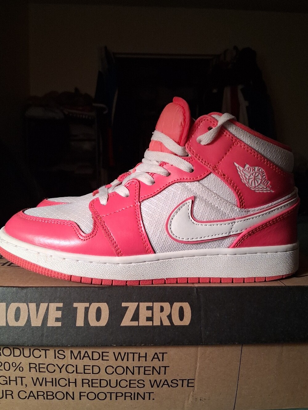 Women Air Jordan Mid SE Coral Pink